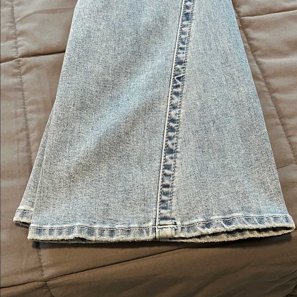 True Religion Women's Light Blue Boot Cut Jeans - Picture 7 of 7